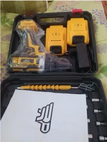 Furadeira eletrica com duas baterias