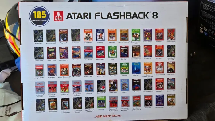 Atari Flashback 8<br>Praticamente zero<br>C detalhe na caixa.<br>***300,00***