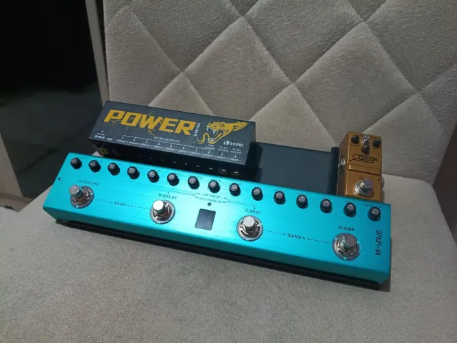 Pedaleira Tank G + Compressor + Fonte 