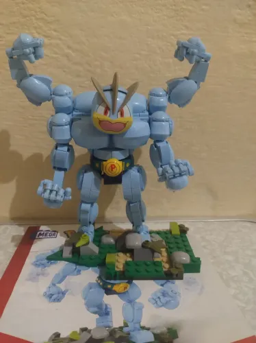Pokemon Mega Construx Machamp tipo lego