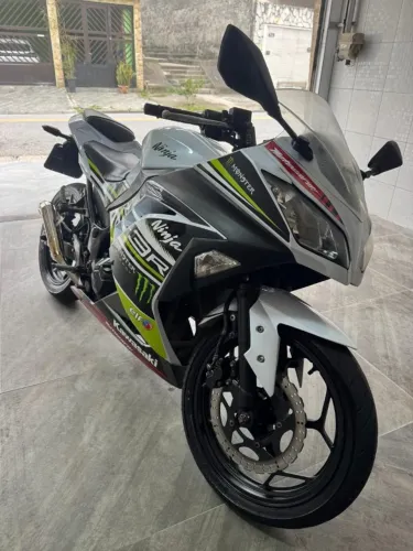 Kawasaki Ninja 300 esportiva NX3-R
