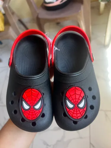 Vendo sandália homem aranha