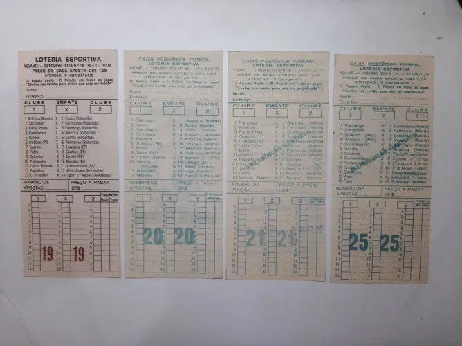 4 volantes Loteria Esportiva, concursos 19, 20, 21 e 25, em branco