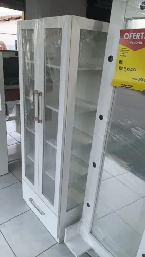 Cristaleira em vidro 100 porcento em MDF