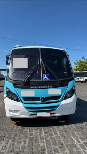 Micro-ônibus Mercedes-Benz LO 915 Neobus Thunder 2011