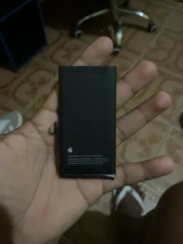 Bateria do iPhone 13 original/vida 79%