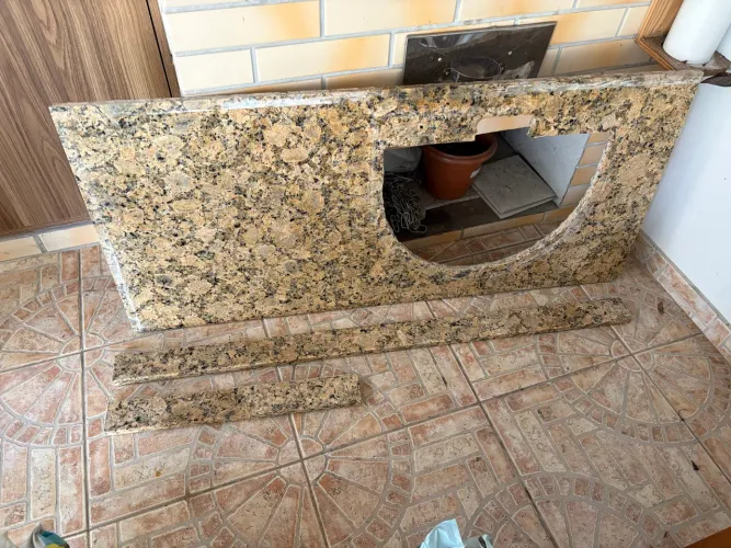 Vaso, pia e tampo granito.