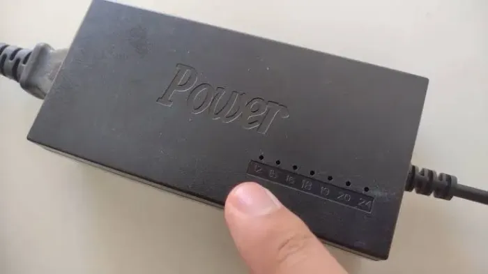 CARREGADOR FONTE UNIVERSAL PARA NOTEBOOK E ALGUMAS TELEVISÕES