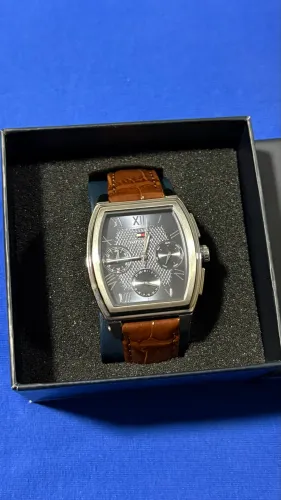 Relogio tommy classico