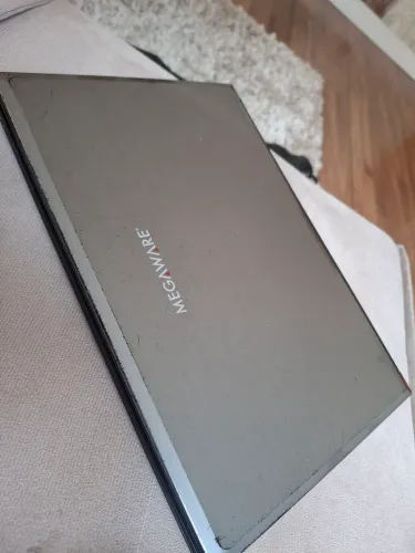Notebook megaware para retirada de peças