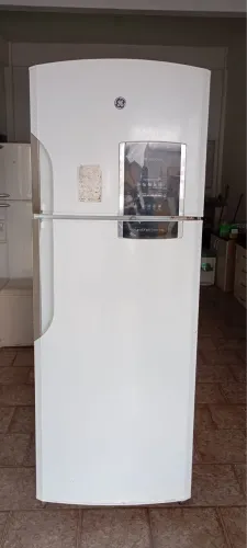 ?Geladeira GE frost free bem conservada marcas de uso ?Entrego e passo cartão