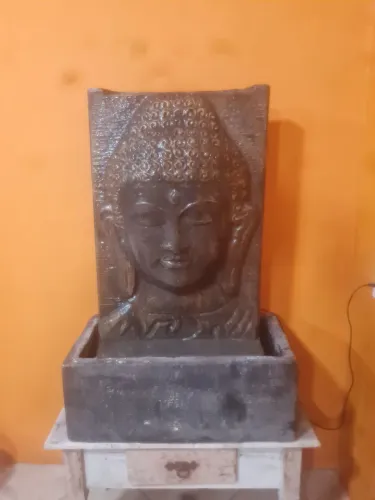 Fonte de água de buda 