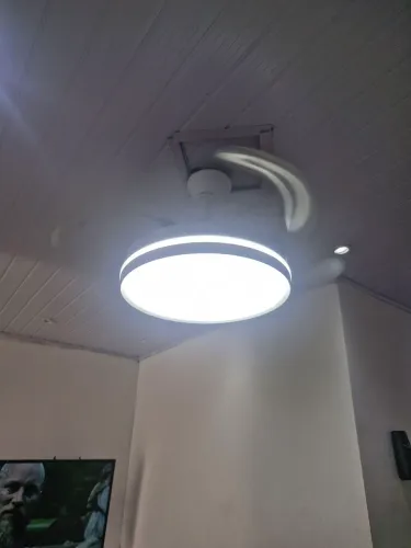 Luminária e ventilador 