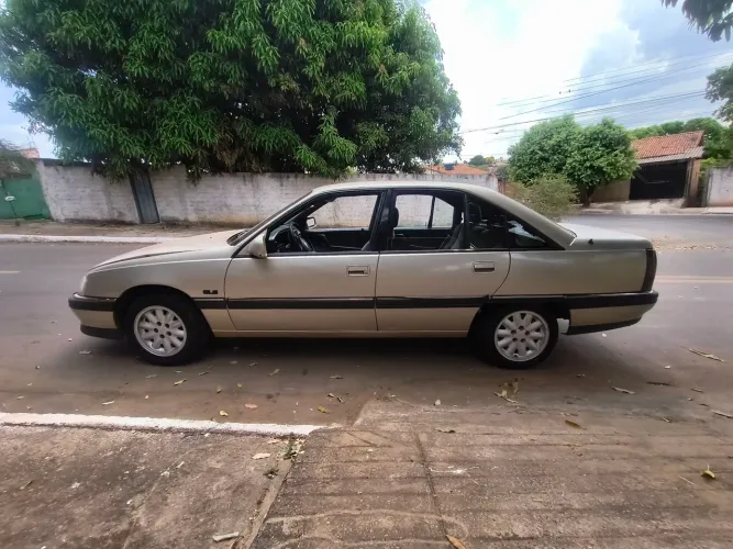 Chevrolet Omega GLS 2.2 / 2.0 (álcool) 1995