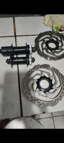 Cubo Shimano traseiro e dianteiro 32 furos. + Disco.