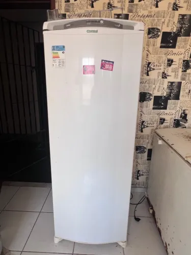 Geladeira Frost free sem gelo Consul CRB39A usada