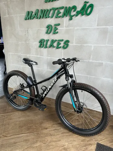 Specialized Riprock 24 Infantil | Shimano 8v | Suspensão SR Suntour