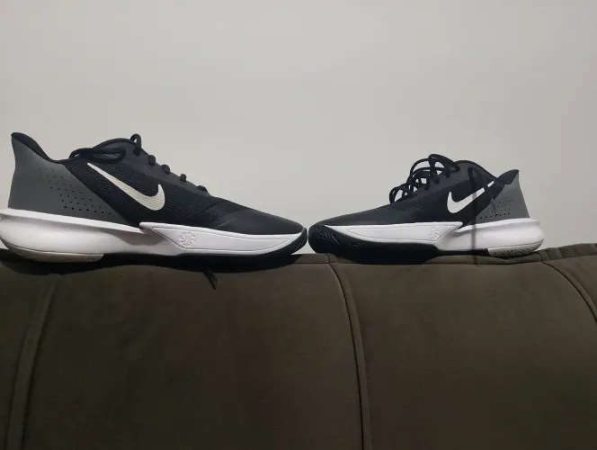 Tênis Nike 41 direto dos EUA novo sem uso
