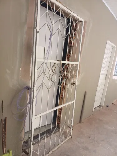250 gradede ferro para portas 