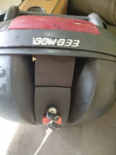 Vendo baú pra moto..33 lts...