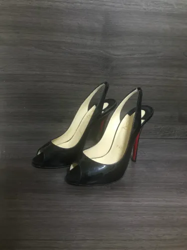 Christian Louboutin Peep Toe Preto Original