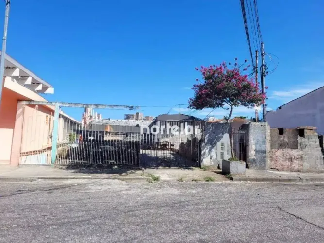 Terreno à venda no Parque São Domingos