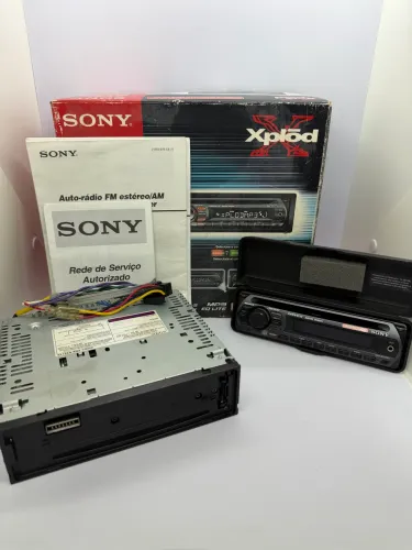 Toca CD automotivo Sony Xplod CDX-GT217X - Funcionando