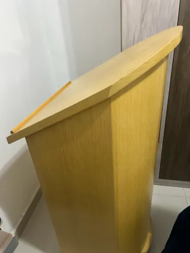 Púlpito para igreja / palestras