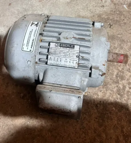Motor Eberle Trifásico 2 CV - 3.480 RPM - Nunca Usado