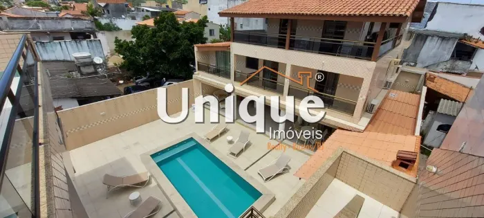 Casa com 18 quartos no centro de Arraial do Cabo à venda por R$ 3.2 Milhões