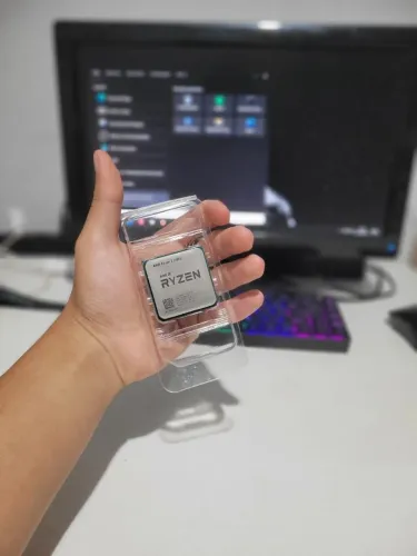 Vendo processador AMD Ryzen 3 2200g novo sem uso