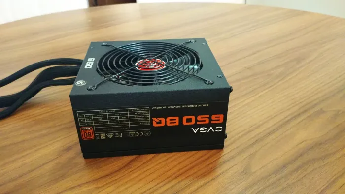 Fonte EVGA 650w funcionando certinho (em ótimo estado!!)