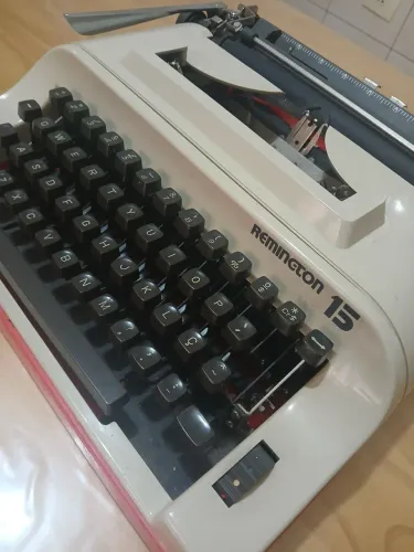 Maquina de Escrever Remington 15