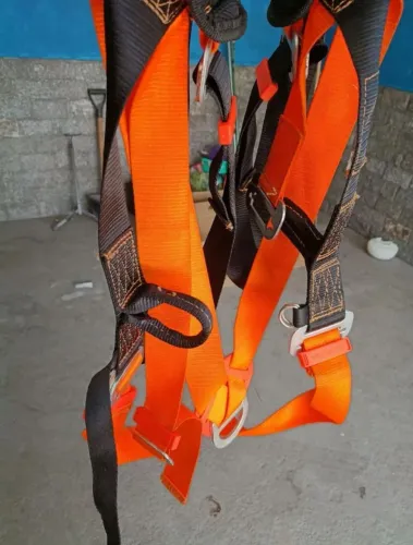 Cinto de segurança tipo paraquedista