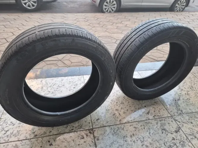 Par de Pneus 195/55/R15 usado