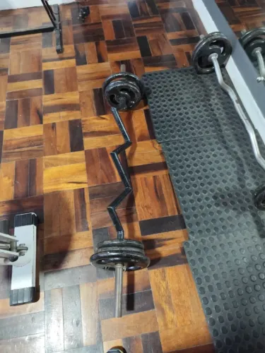 Barra W para Musculação - Anilhas Vendidas Separadamente