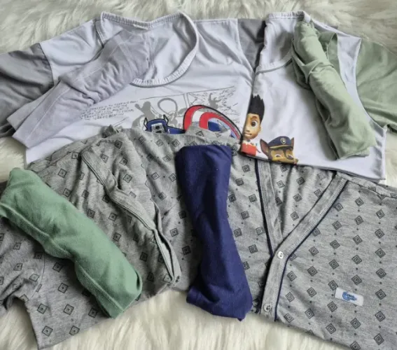 Lote de Pijamas de Menino