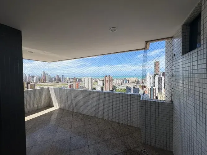 Espaço, conforto e elegância, com quatro quartos no melhor do bairro de Manaira