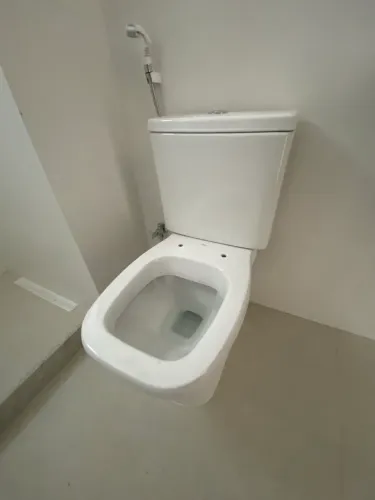 Vaso sanitário com caixa acoplada Deca linha Flex