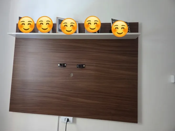 Vende-se painel para televisão até 55 polegadas, já vai com suporte e prateleira