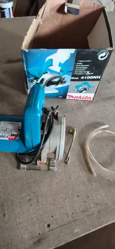 Máquina para cortar piso semi-nova