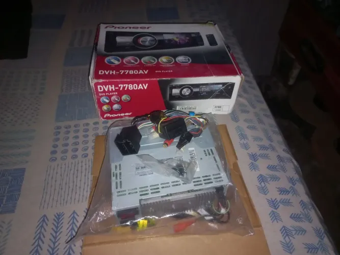 VENDO RÁDIO PRA CARRO. NOVO NA CAIXA 