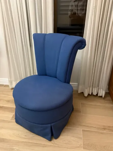 Poltrona Estofada Design Contemporâneo - Azul Marinho