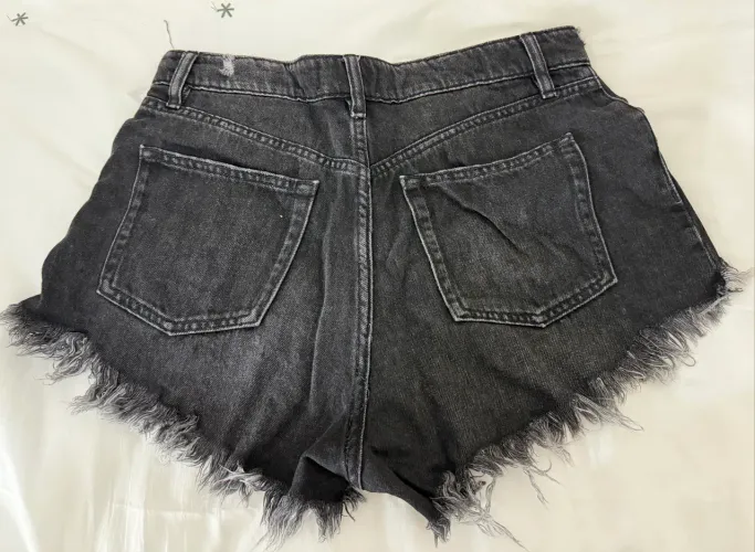 Short jeans preto Zara Tam 40
