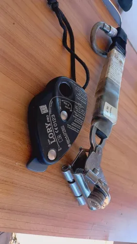 Descensor lory pro + trava quedas em aço