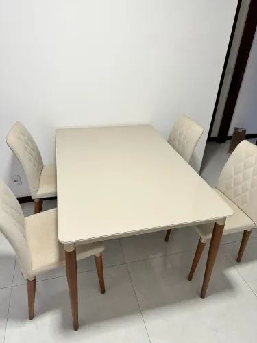 Mesa 4 cadeiras - Tampo de Vidro