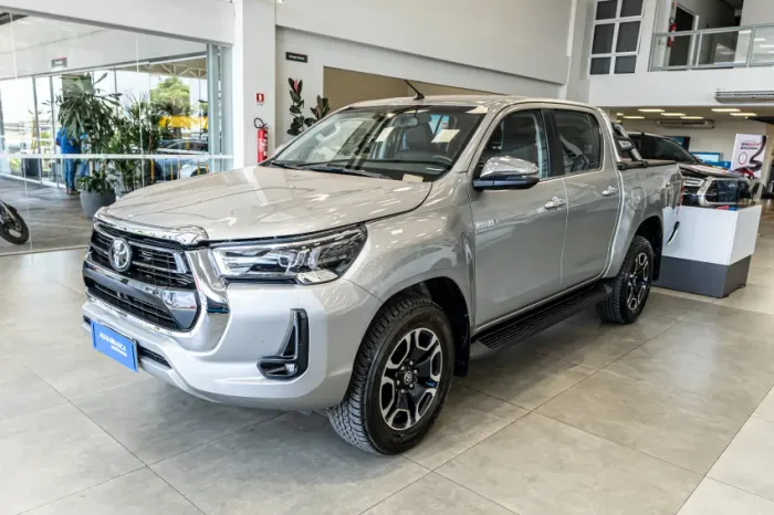 Toyota Hilux CD SRX 4X4 2.8 TDI 16V Diesel Aut. 2024