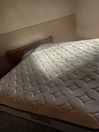 Vendo colchão King (usado mas em estado de novo) sem a base !!