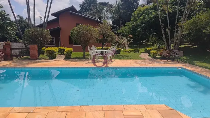 Casa com Piscina em Terreno de 1.102m² no Condomínio Cafezal VI  Itupeva