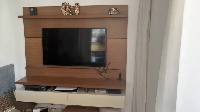 Rack suspenso para sala